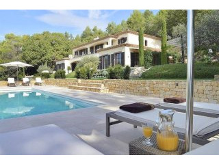 6 Bedroom Villa For Sale In Montauroux