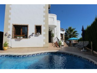 5 Bedrooms - Villa - Alicante - For Sale