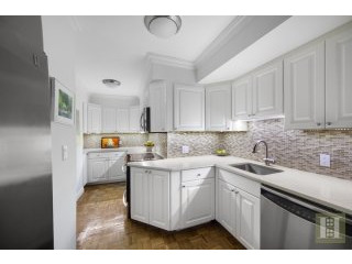 2 bedroom Apartment For Sale: 165 WEST..