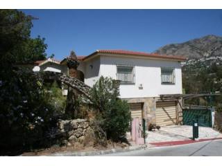 Villa - An older detached villa in..