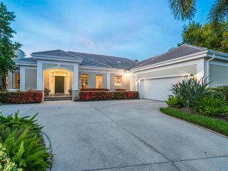3 bedroom House For Sale: 1413 Cedar..