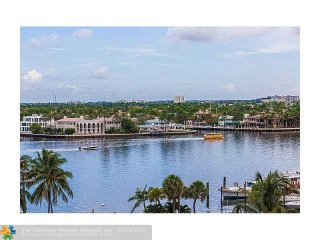 3 bedroom Flat For Sale: 100 S Birch Rd..