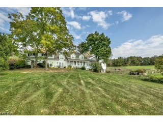 4 bedroom Detached House For Sale: 50..
