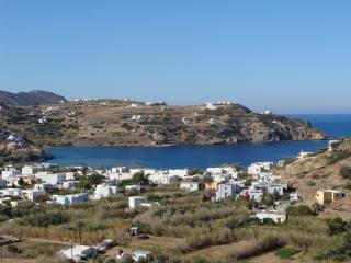 B391 - Syros, land 4698 m2 , 500 m..
