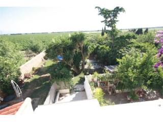 Ravissante Partie De Mas Avec Jardin..