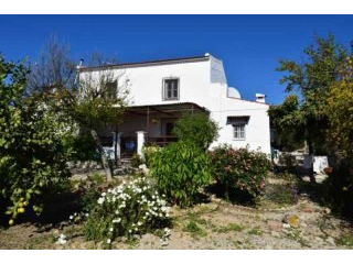 4 bedroom, 2 bathroom Finca/Country..