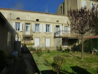 7 Bedrooms - Villa -..