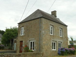 Neat House, Ideal Holiday home
