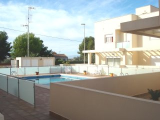 RS85, Stylish and spacious townhouse..