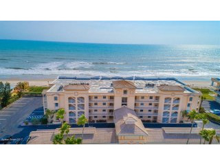 3 bedroom Flat For Sale: 1907 Highway..