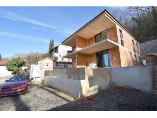 Apartman s okućnicom i bazenom, novogradnja! Otok Krk