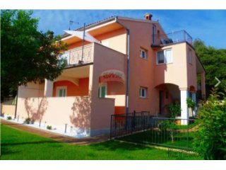 ROVINJ-apartmanska kuća na odličnoj lokaciji blizu mora