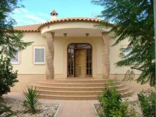 3/4 Bed villa built on a 5000 plot near..