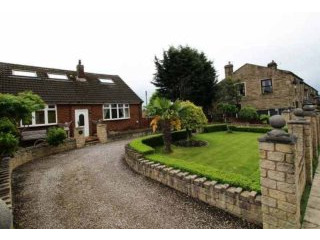 4 bedroom, Semi-detached House house..