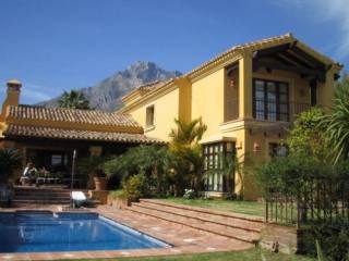 4 Bedrooms - Property - Malaga - Resale