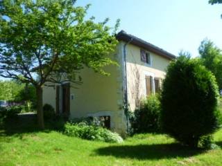 EC0137al Farmhouse with Stables and 2.2..