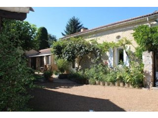 Equestrian Property Set On 9 Hectares..