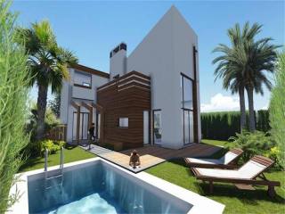 3 bedroom Villa For Sale: Detached..