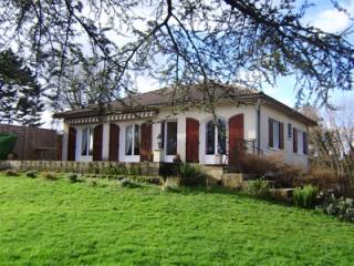 Detached Bungalow With Large Garden