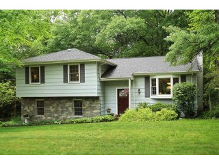 3 bedroom House For Sale: 17 Glen Wood..