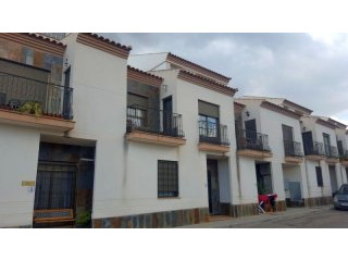 Immaculate 2 Bedroom Top Floor..