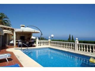 Detached villa with private pool and..