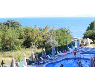 Luxury Two-bedroom apartment with sea..