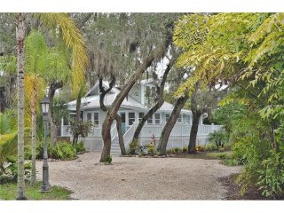 3 bedroom House For Sale: 732 Eagle..