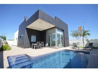 3 bedroom Villa For Sale: Detached..
