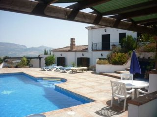 7 bedroom, 5 bathroom Villa, (build 420..