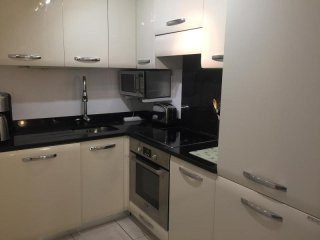 Great Location One-Bed In Nice Centre