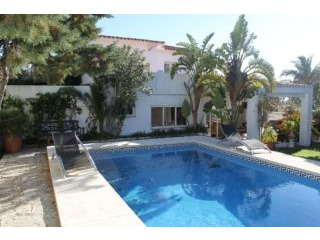 4 Bedrooms - Villa - Cadiz - For Sale