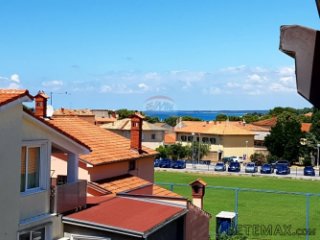 ISTRA, FAŽANA: STAMBENO POSLOVNA ZGRADA 200 m OD PLAŽE