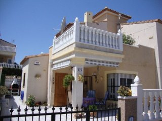 3 Bedrooms - Villa - Alicante - For Sale