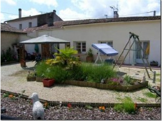 Farmhouse For Sale With Pretty Garden..
