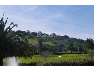 Charming 2 bed apartment with garden on..