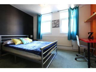 Single with double bed near Maida Vale..
