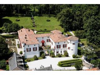 13 bedroom Castle For Sale: 81000 TARN