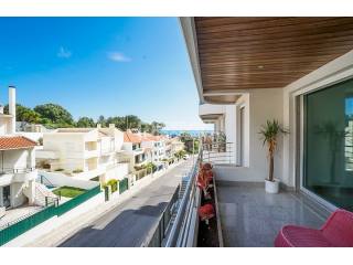 Stunning 3 Bedroom Apartment in Parede