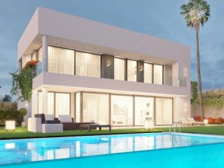 4 Bedrooms - Villa - Malaga - For Sale