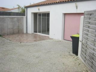 2 bedroom house, close to Les Mathes..