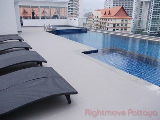 1 Bedroom Condo for sale in Wongamat -..