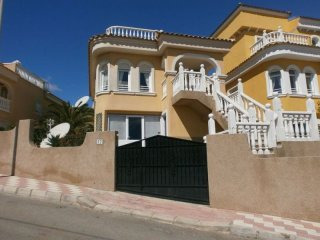 3 Bedrooms - Villa - Alicante - For Sale