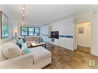 3 bedroom Apartment For Sale: 11..