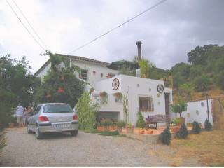 Villa - A very pretty country home in..