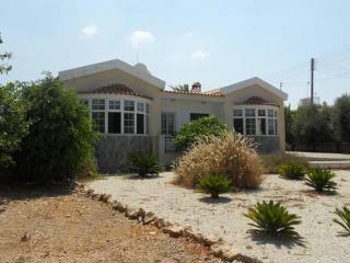 Three bedroom bungalow for rent, St...