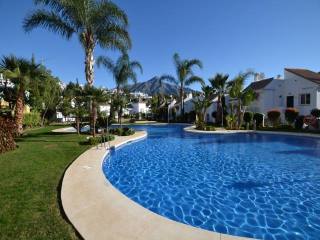 APARTMENT FOR SALE IN NUEVA ANDALUCIA