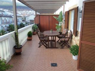 Apartment - Cosy refurbished penthouse..