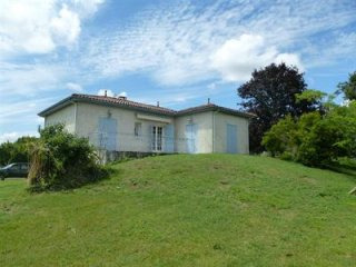 2 Bedrooms - House - Poitou-Charentes..