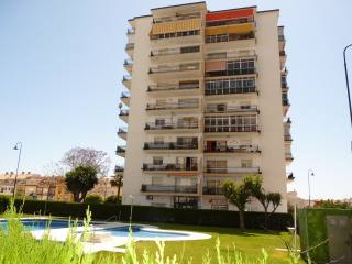 Apartment - Apartment - Middle Floor..